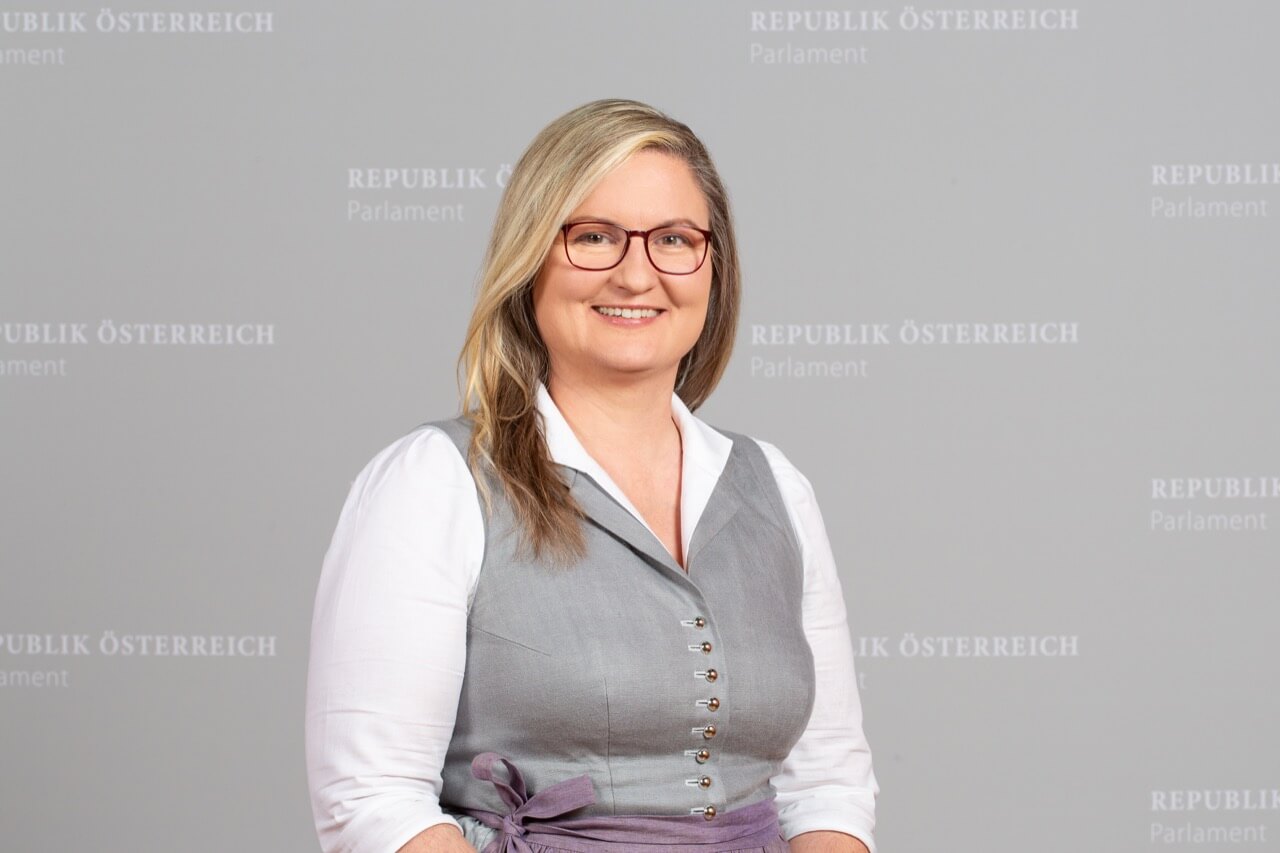 Claudia HAUSCHILDT-BUCHBERGER