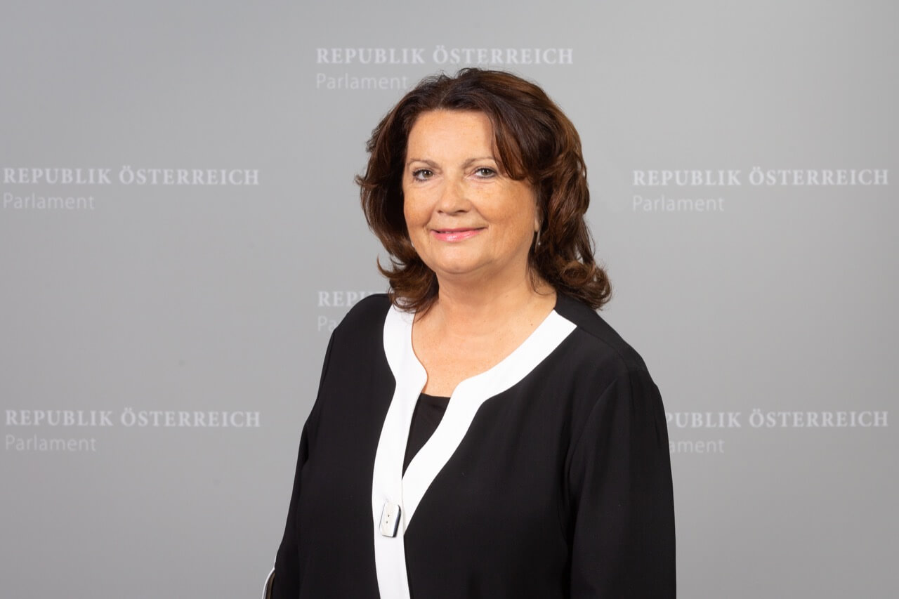 Elisabeth SCHEUCHER-PICHLER